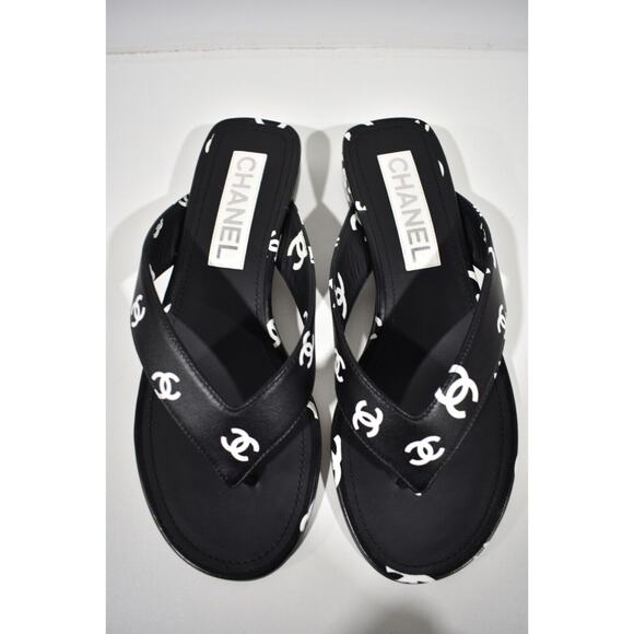 Chanel 22S Black White Printed Lambskin CC Logo Thong Flat Flip Flop Sandal 38 - Picture 6 of 9